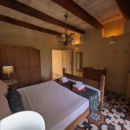 Ta' Gigi Retreat For 10, 5 Bedroom With Views! Vila Għarb