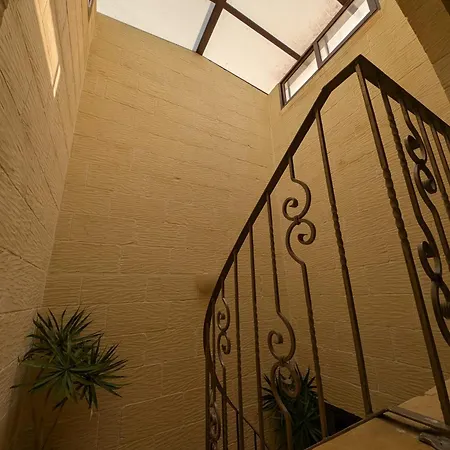 Vila Ta' Gigi Retreat For 10, 5 Bedroom With Views! Għarb