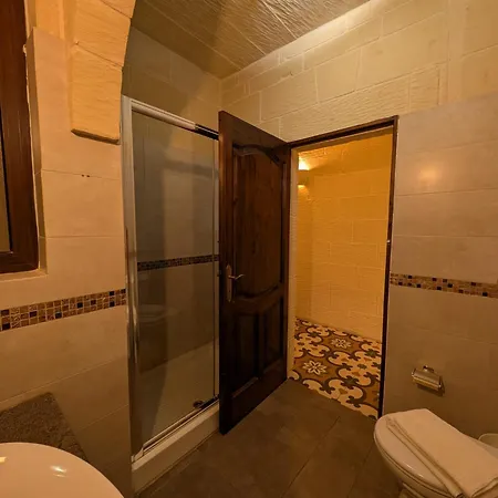 Vila Ta' Gigi Retreat For 10, 5 Bedroom With Views!