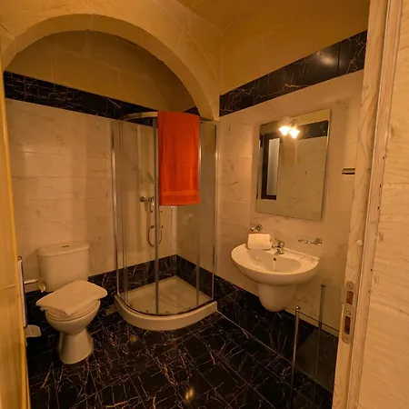 Vila Ta' Gigi Retreat For 10, 5 Bedroom With Views! Għarb