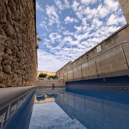 Ta' Gigi Retreat For 10, 5 Bedroom With Views! Willa *