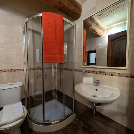 Villa Ta' Gigi Retreat For 10, 5 Bedroom With Views!