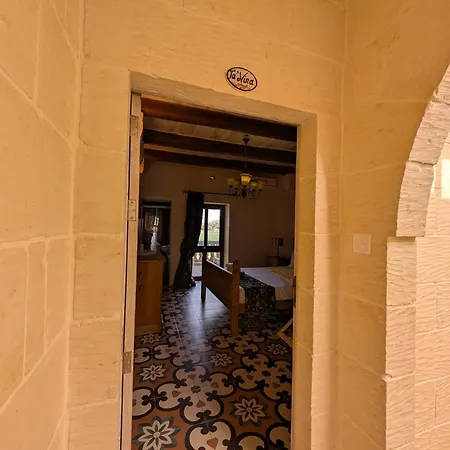 Ta' Gigi Retreat For 10, 5 Bedroom With Views! *