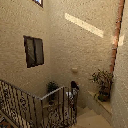 Ta' Gigi Retreat For 10, 5 Bedroom With Views! *