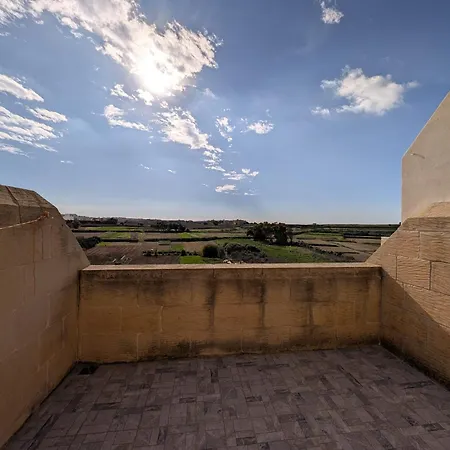 Willa Ta' Gigi Retreat For 10, 5 Bedroom With Views! *