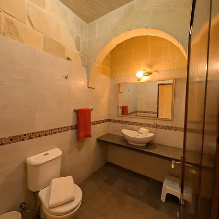 Ta' Gigi Retreat For 10, 5 Bedroom With Views! Willa *
