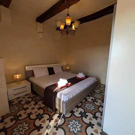 Willa Ta' Gigi Retreat For 10, 5 Bedroom With Views!
