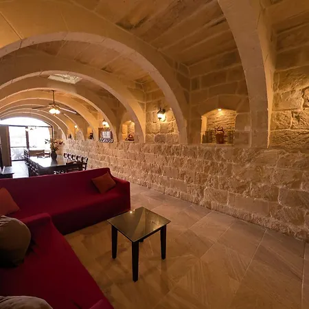 Ta' Gigi Retreat For 10, 5 Bedroom With Views! Villa *
