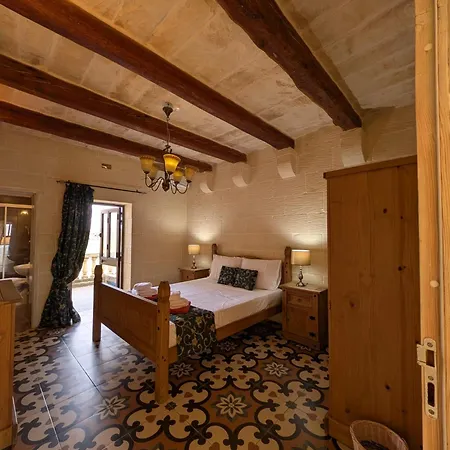 Ta' Gigi Retreat For 10, 5 Bedroom With Views! Villa *