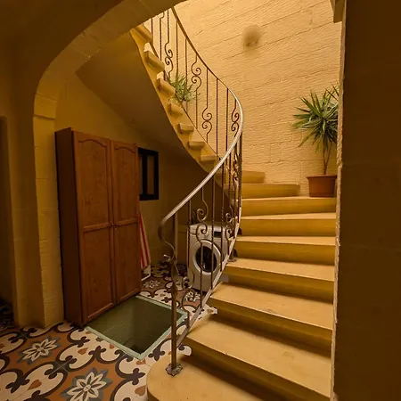 Ta' Gigi Retreat For 10, 5 Bedroom With Views! Villa Għarb