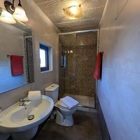 Ta' Gigi Retreat For 10, 5 Bedroom With Views! Willa Għarb