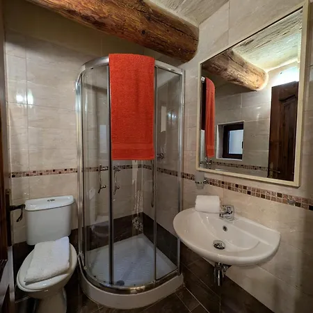 Ta' Gigi Retreat For 10, 5 Bedroom With Views! Għarb