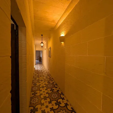 Willa Ta' Gigi Retreat For 10, 5 Bedroom With Views!