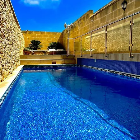 Ta' Gigi Retreat For 10, 5 Bedroom With Views! Willa *