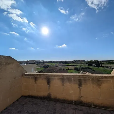 Ta' Gigi Retreat For 10, 5 Bedroom With Views! Willa Għarb