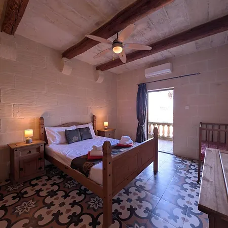 Ta' Gigi Retreat For 10, 5 Bedroom With Views! Willa *