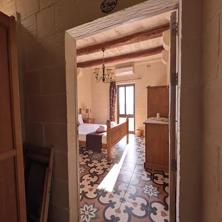 Ta' Gigi Retreat For 10, 5 Bedroom With Views! *