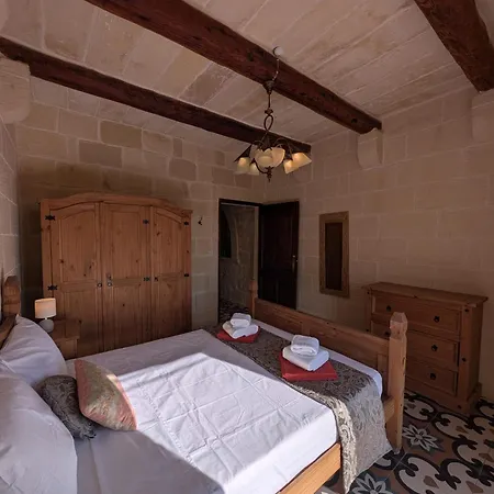 Ta' Gigi Retreat For 10, 5 Bedroom With Views! Villa *